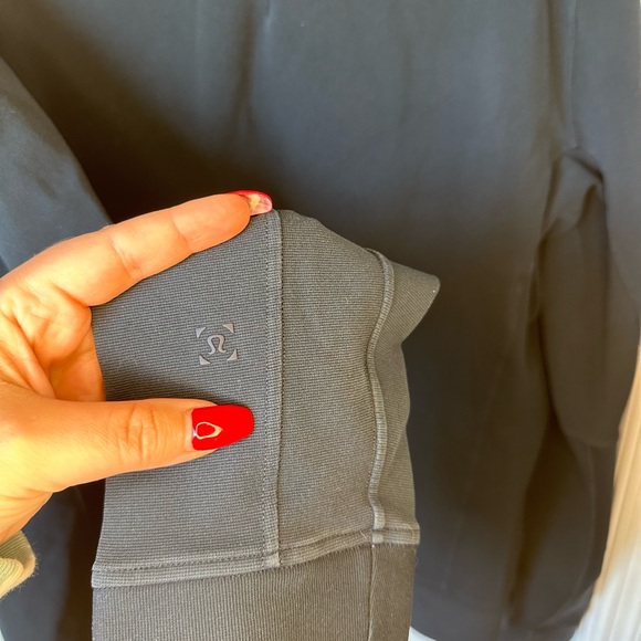 Lululemon Sojourn Jacket True Navy Sz.L - Picture 10 of 10